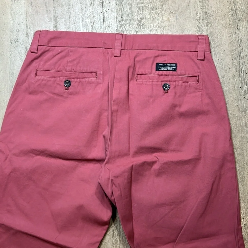 Banana Republic Emerson Chino.  Size 32x34, NWOT, perfect condition.